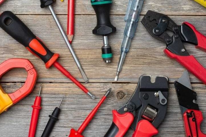 HAND & POWER TOOLS